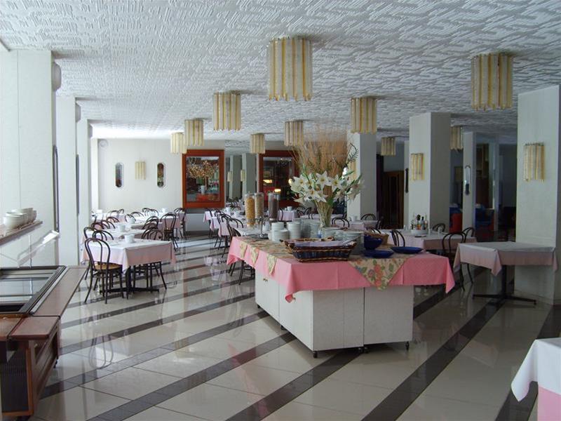 La Perla 3*
