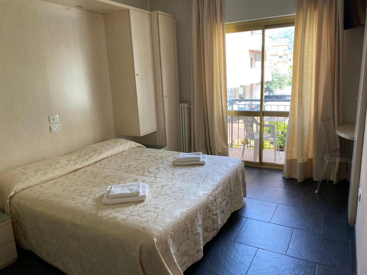 La Perla Hotel