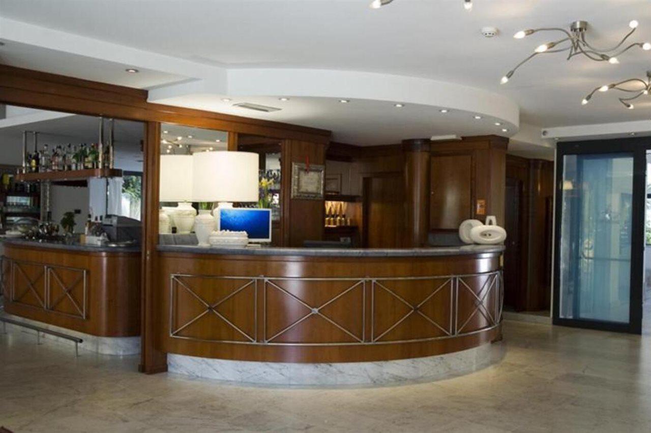Hotel La Perla 3*
